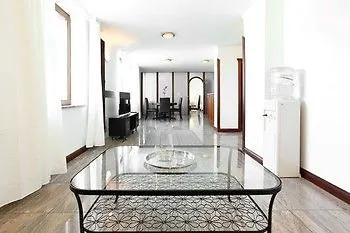 Vienna Apartment Center - Zentrum II 3*,