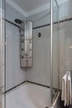 Vienna Apartment Center - Zentrum II 3*,